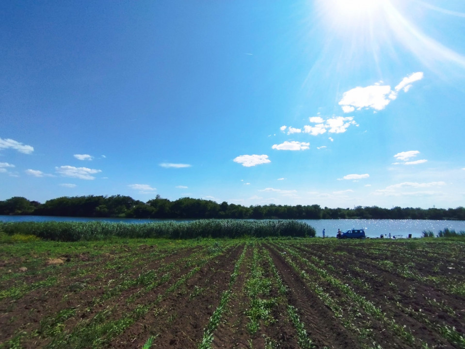 MEGA OCAZIE SE VINDE TEREN 10.600 DE METRI LA PRET DE 6.600 CU DESCHIDRE LA LAC