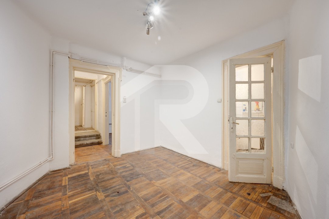 CALEA VICTORIEI | Apartament 3 camere in Cladire Interbelica 