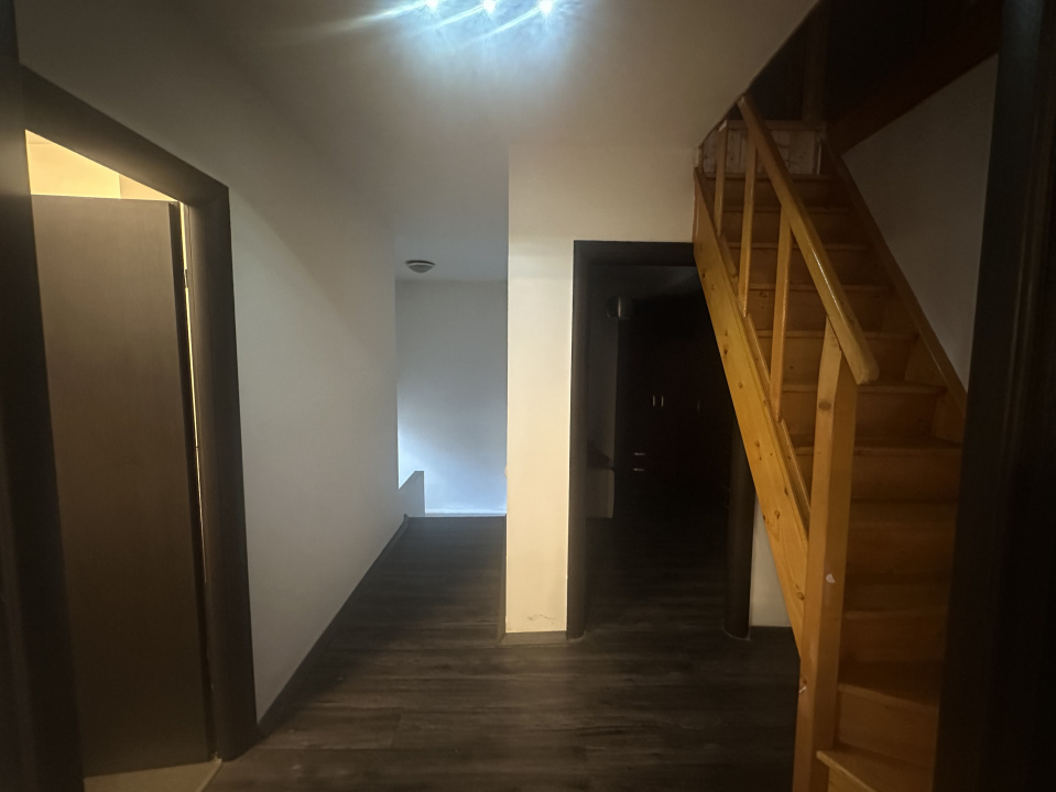 CORBEANCA, DUPLEX P+E+M, CURTE PROPRIE! 