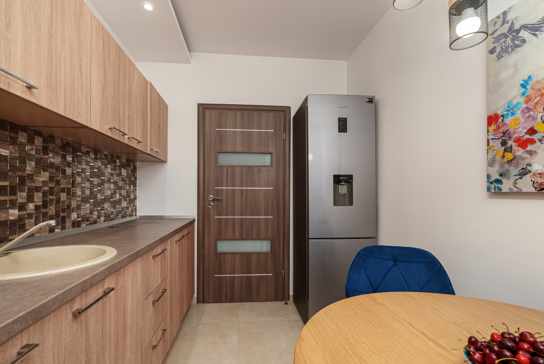 Apartament 3 camere - gata de mutat - loc de parcare