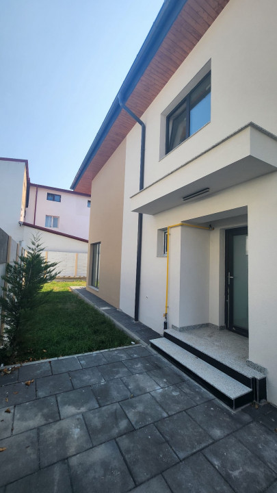 Duplex Straulesti, 2 Cocosi, strada Dunacesti